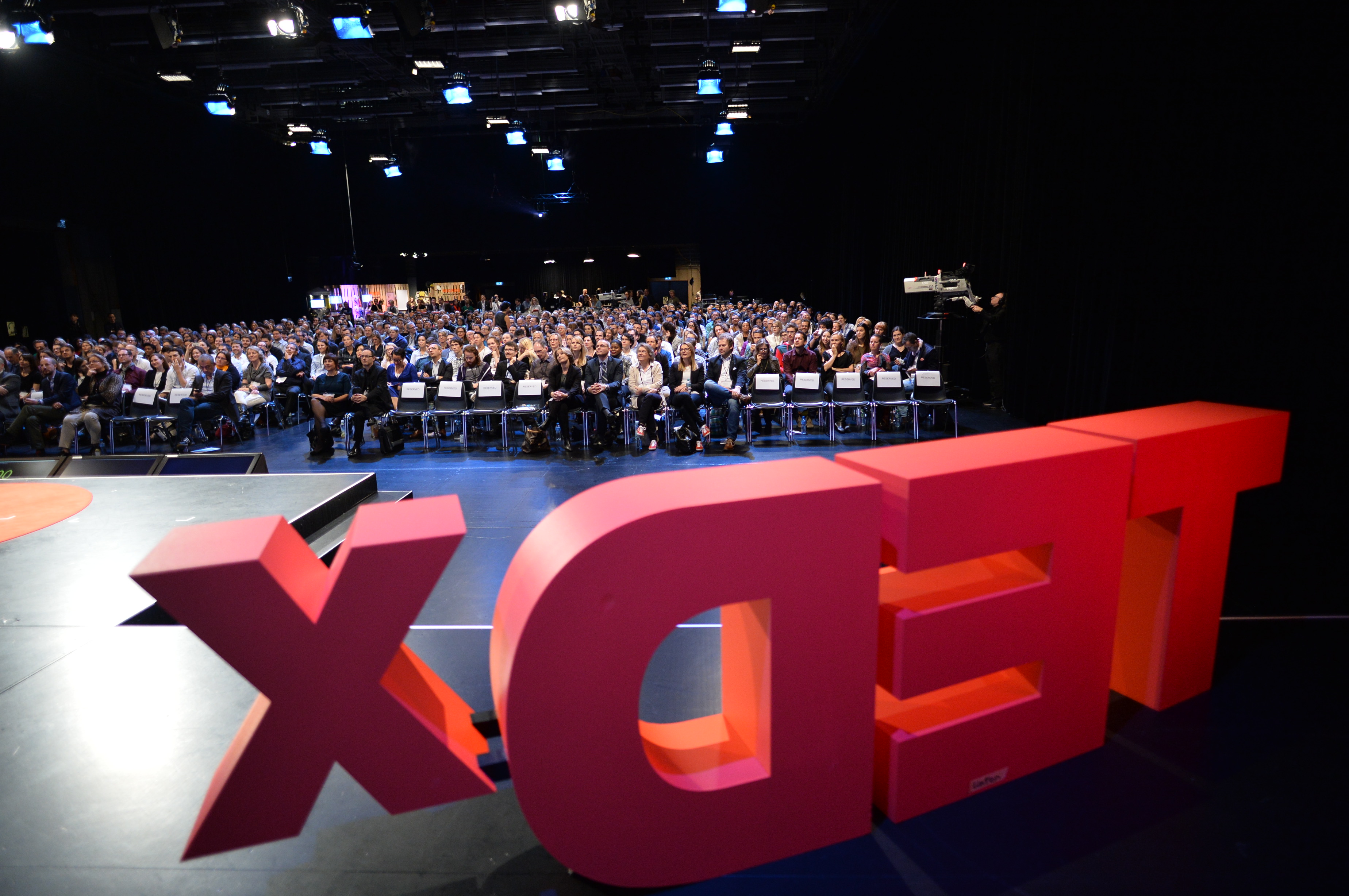 Канал talk. Ted конференция. TEDX. TEDX логотип. Площадка Ted.