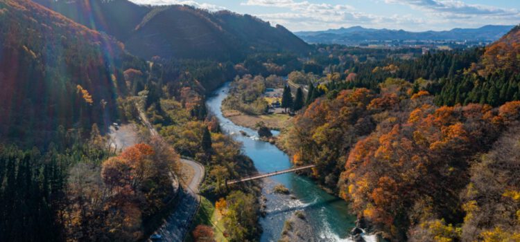 Lakeshore Walks and Forest Valleys: Lake Tazawa, Dakigaeri Valley and Nyuto Onsen